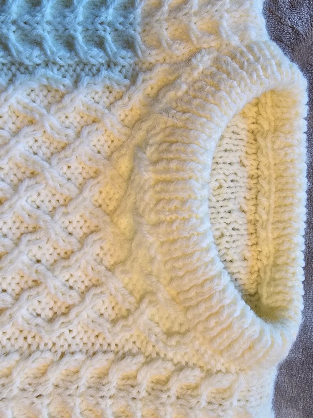 Hand-Knitted O'Grady Clan Heritage Aran Fisherman Sweater – Ultra-Soft Cream Cab - Picture 6 of 6